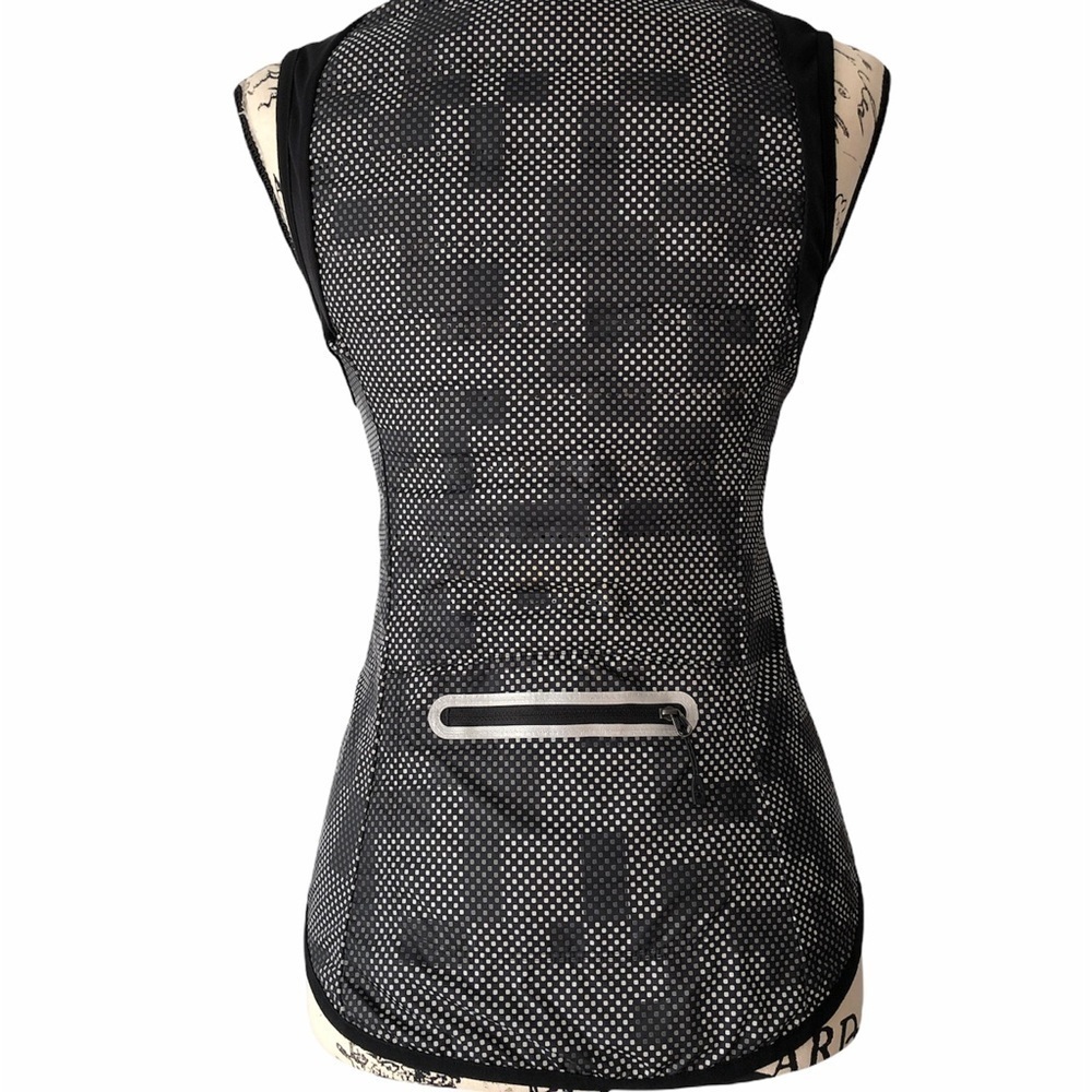 NWOT Nike Women’s Aeroloft Reflective Flash Vest - Picture 6 of 12